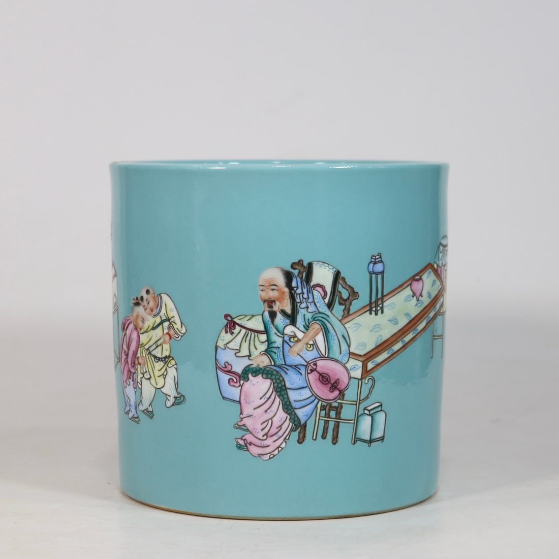 An Exquisite Famille-Rose Green Ground Character and Story Pattern Brush Pot: An Exquisite Famille-Rose Green Ground Character and Story Pattern Brush Pot Qing Dynasty, China Kangxi Six-character Mark Size:18cmx18.5cm (The Dimensions Of All Batches Are Manually Measured.If You