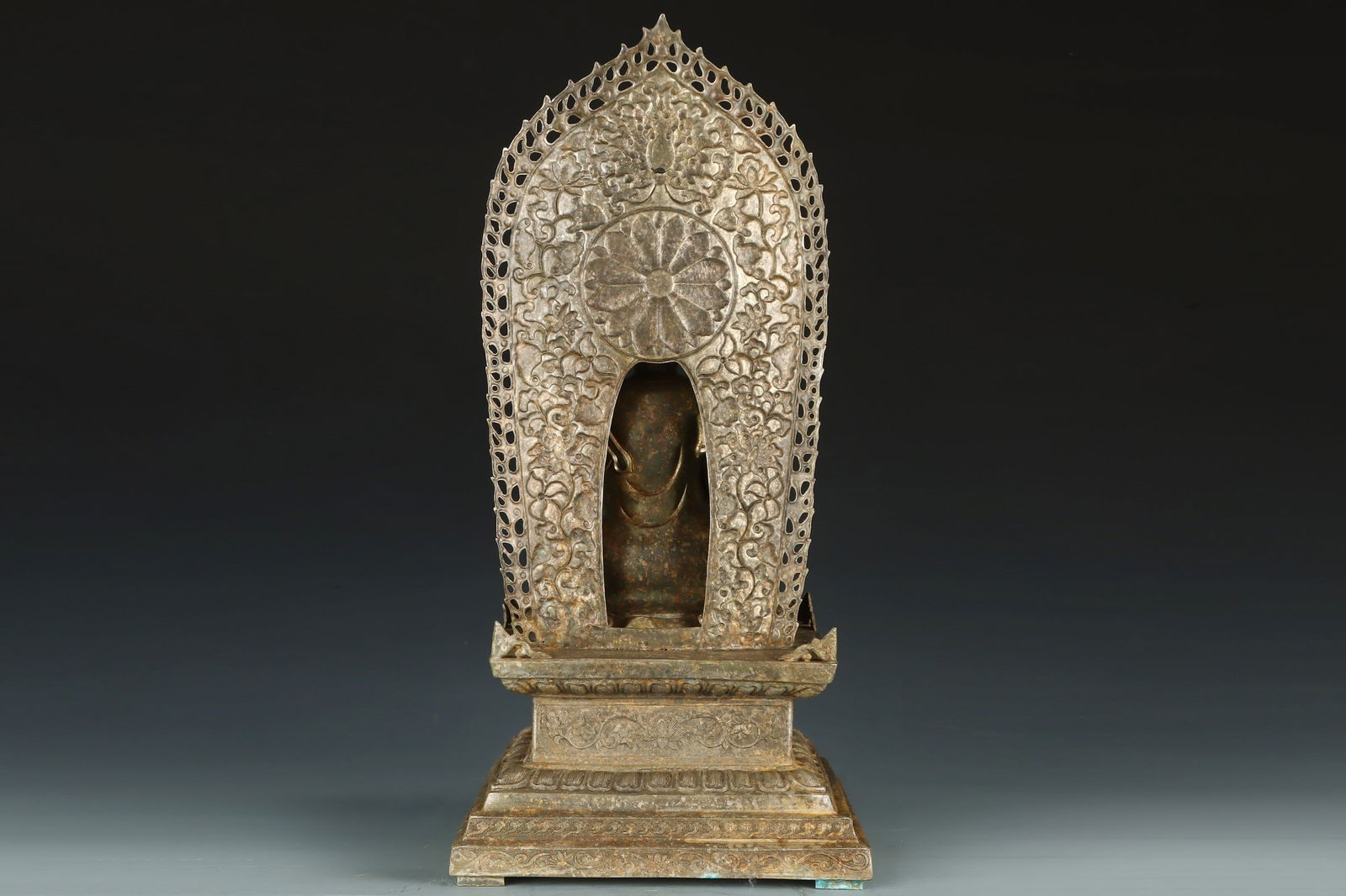 An Exquisite Silver Buddha Statue Ornament - 3