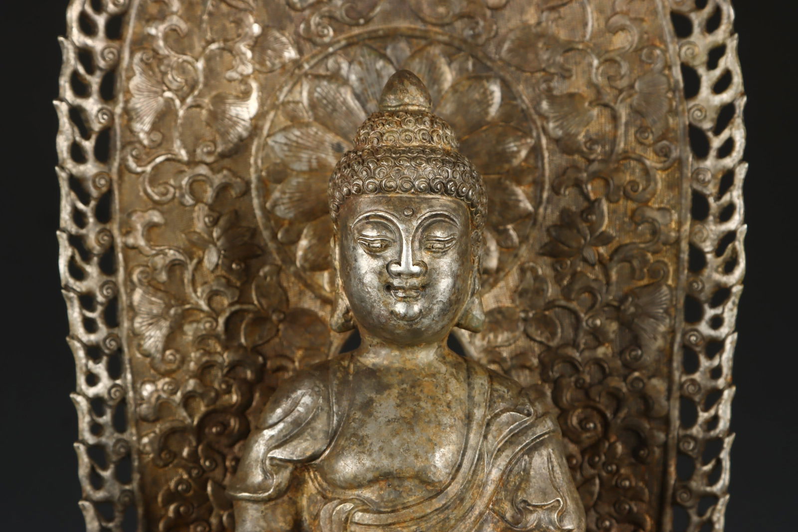 An Exquisite Silver Buddha Statue Ornament - 6