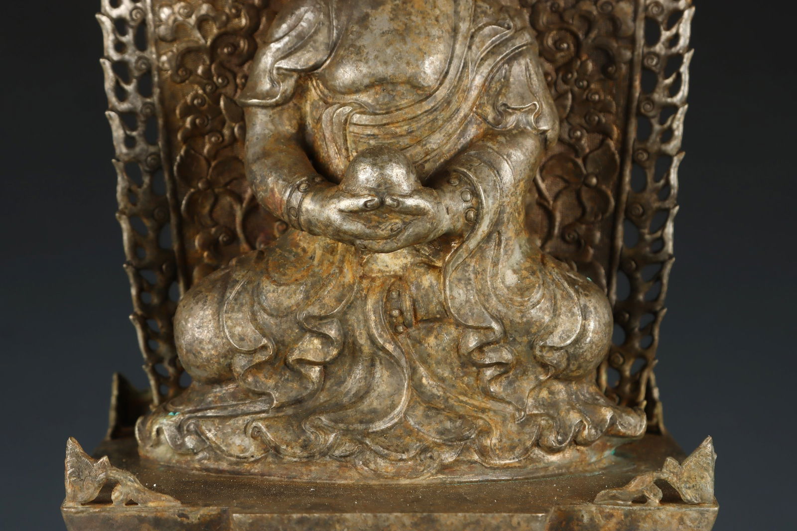 An Exquisite Silver Buddha Statue Ornament - 7