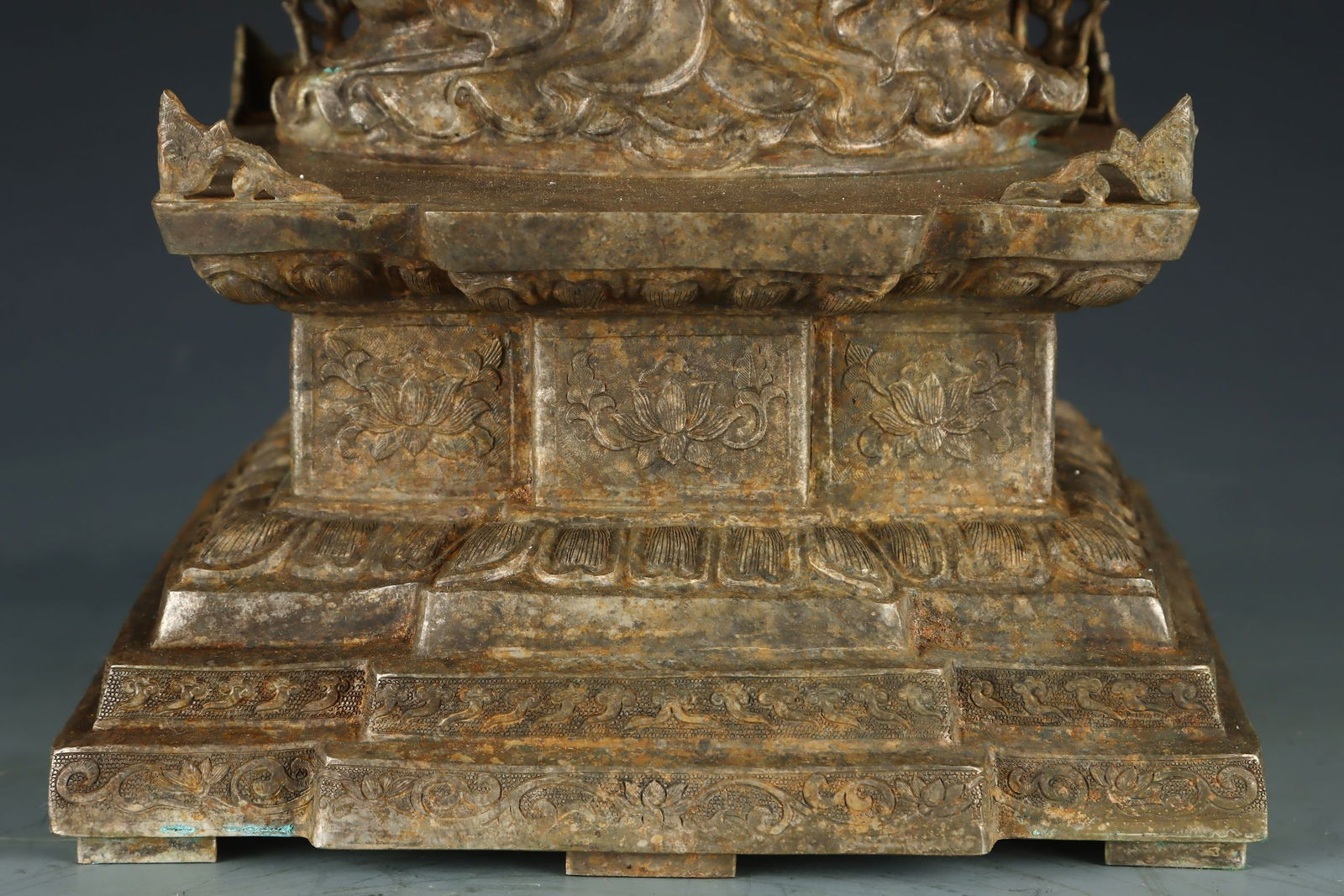 An Exquisite Silver Buddha Statue Ornament - 8