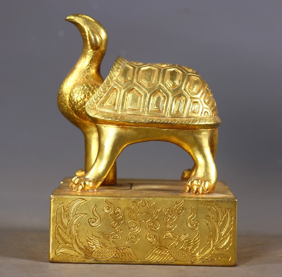 A Set of Fine Gilt Bronze Auspicious Beast Seal: A Set of Fine Gilt Bronze Auspicious Beast Seal Qing Dynasty, China Size:14.5cmx10.5cm Weight:4586g (The Dimensions Of All Batches Are Manually Measured.If You Need More Detailed Information,