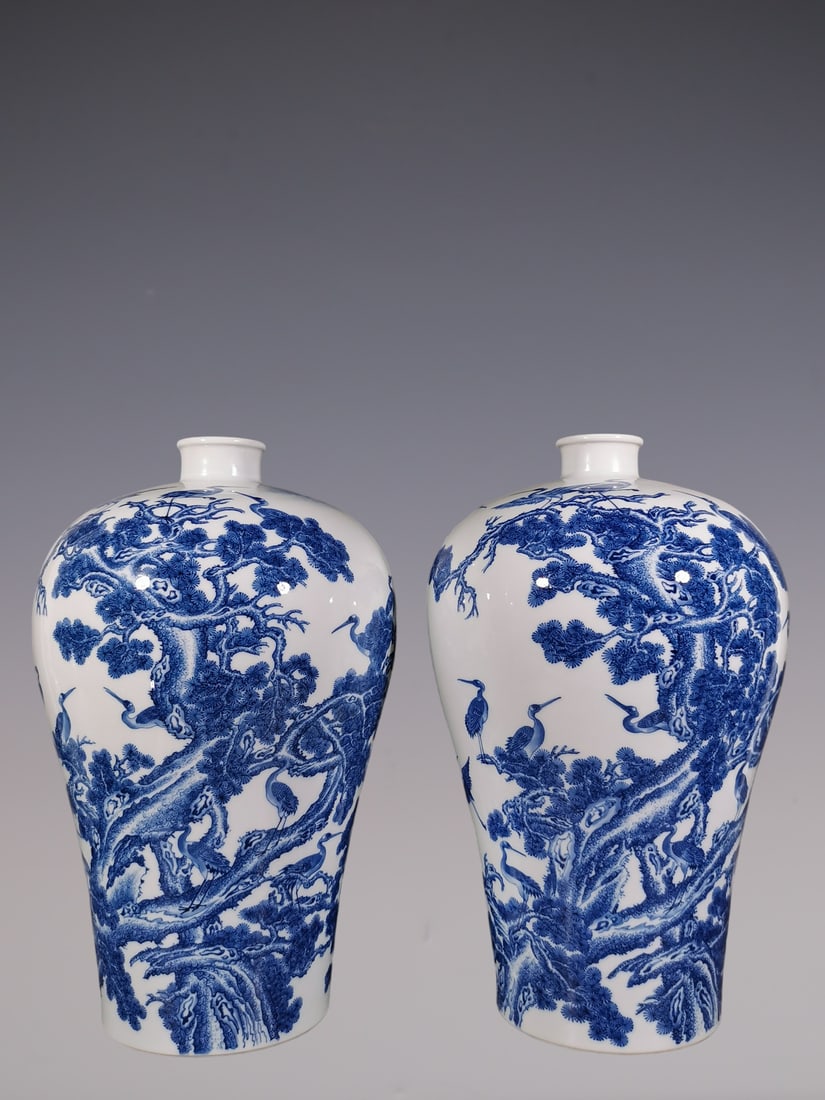 An Exquisite Blue and White Pine and Crane Pattern Vase (1 of 9)