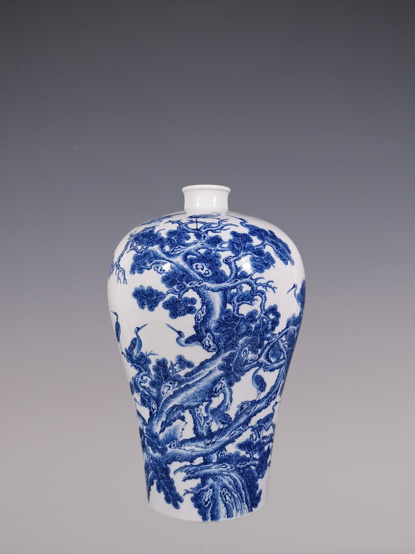 An Exquisite Blue and White Pine and Crane Pattern Vase - 2
