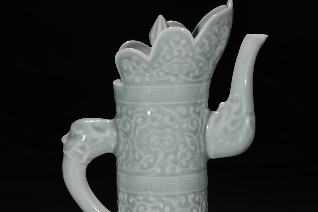 An Exquisite Celadon Glazed Lotus Pattern Ewer - 2
