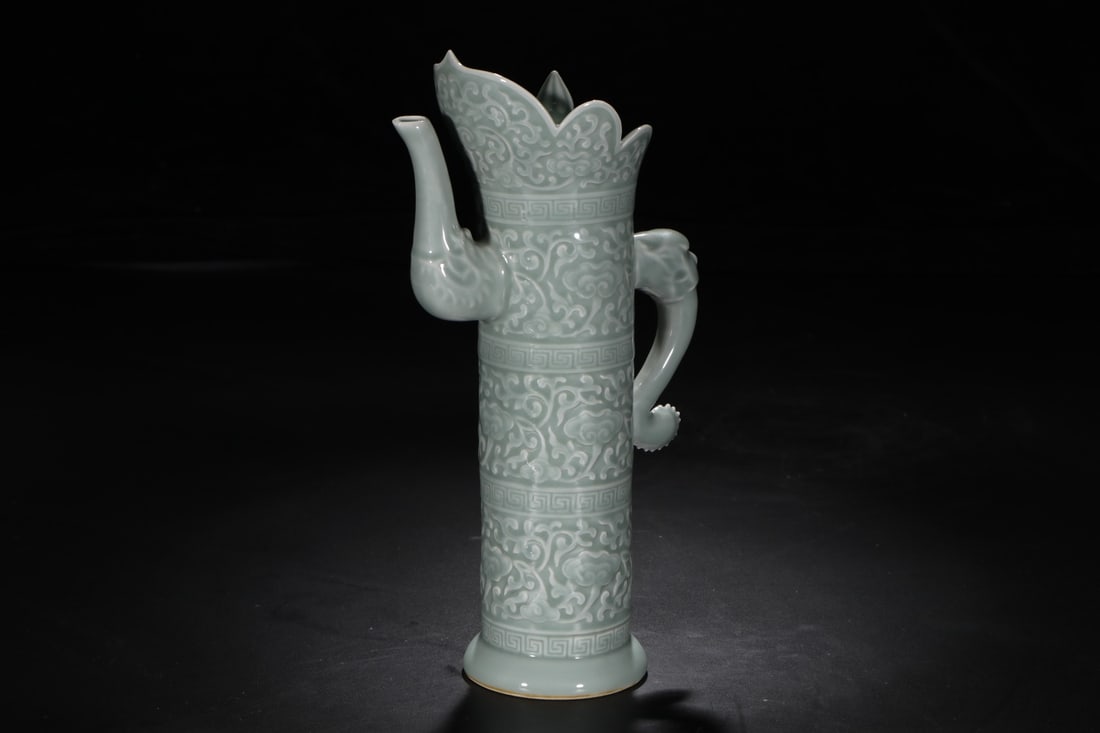 An Exquisite Celadon Glazed Lotus Pattern Ewer - 6
