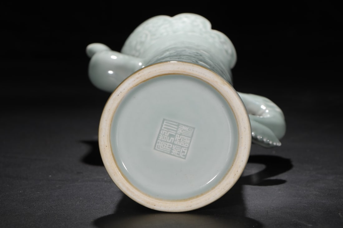 An Exquisite Celadon Glazed Lotus Pattern Ewer - 9