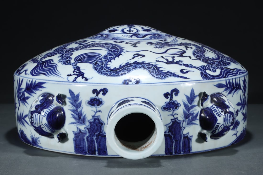 An Exquisite Blue and White Dragon Pattern Double-Ears Vase - 4