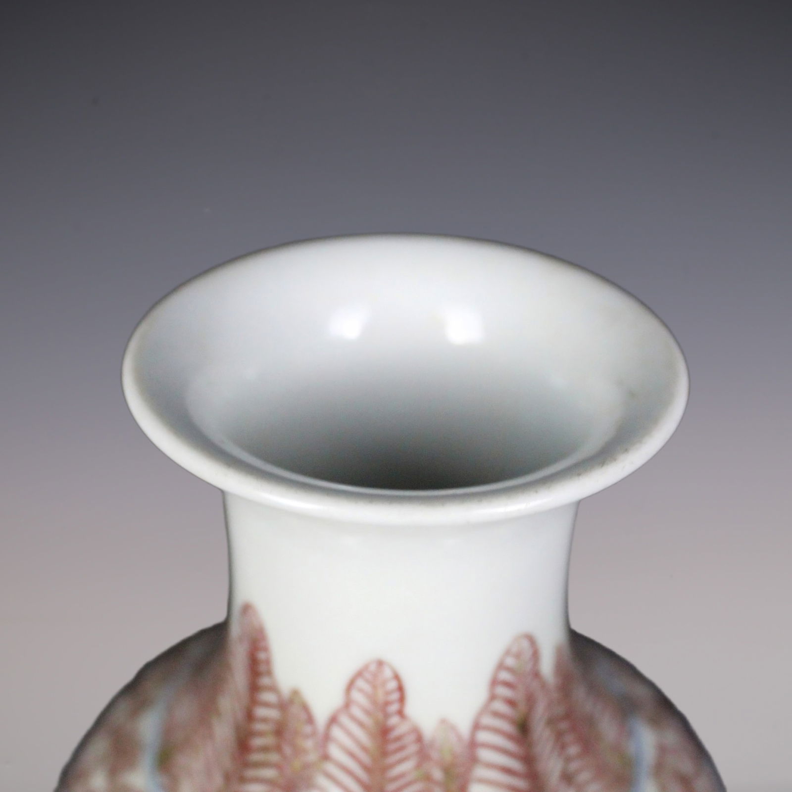 An Exquisite Underglaze-Red Lotus Pattern Vase - 7