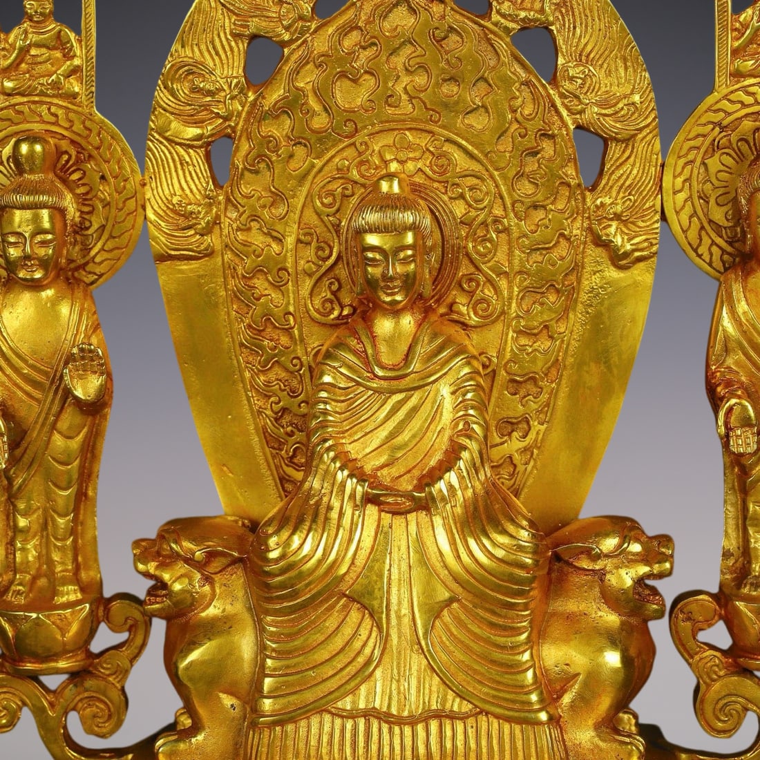 An Exquisite Gilt Bronze Buddha Statue - 3