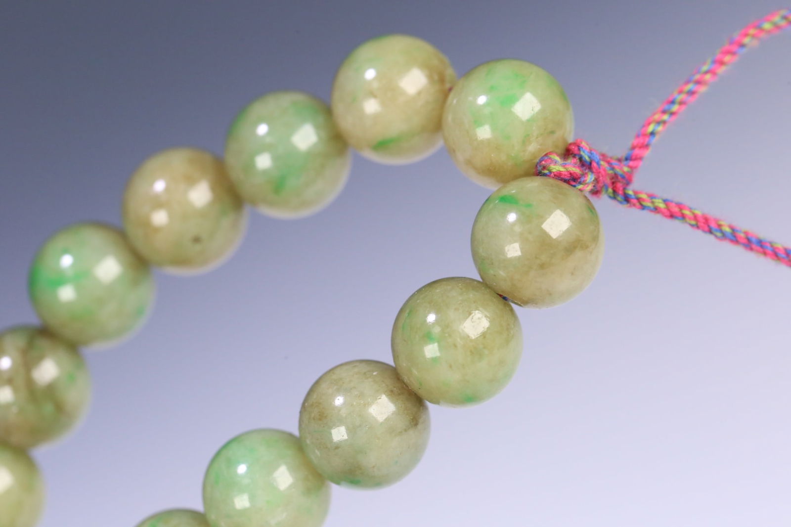 An Exquisite Jadeite Bracelets - 9