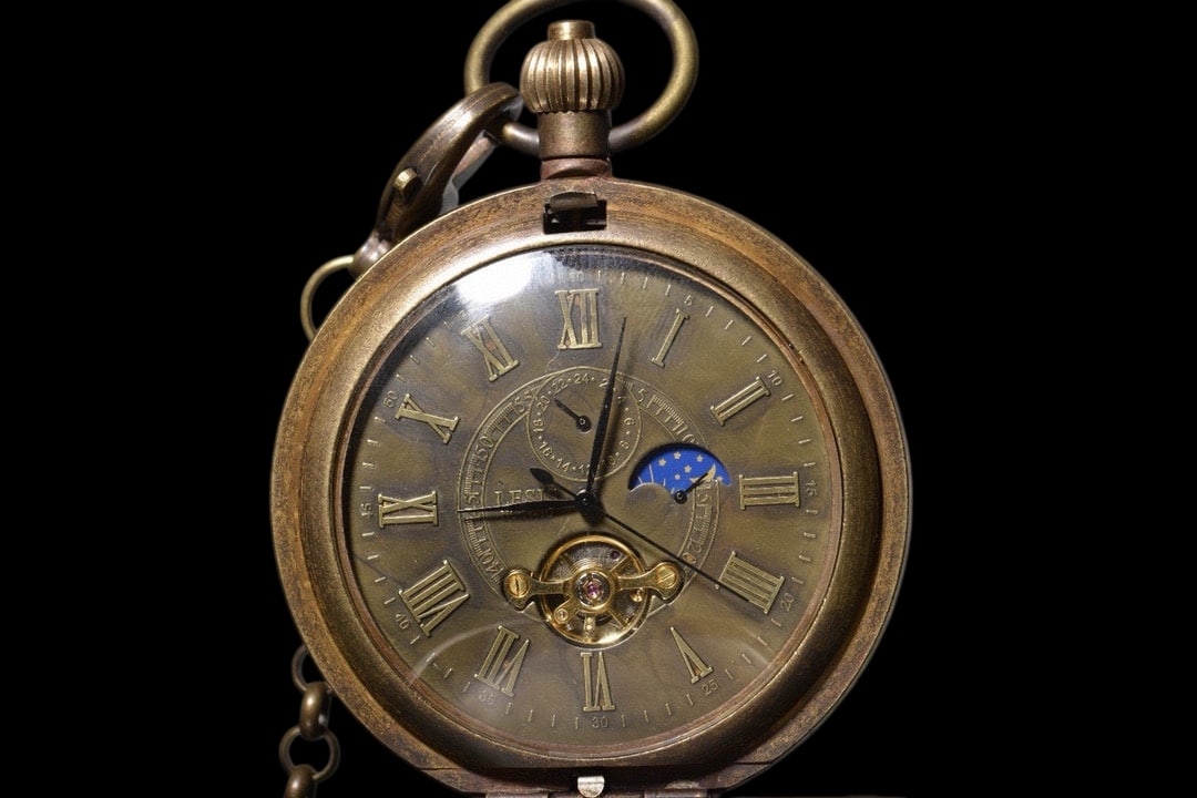 An Exquisite Bronze Pocket watch - 3