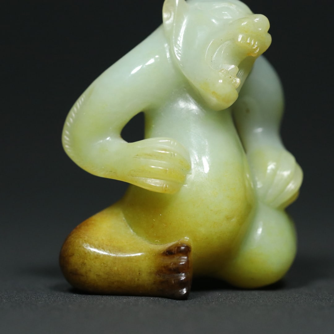 An Exquisite White Jade Bear Ornament - 7