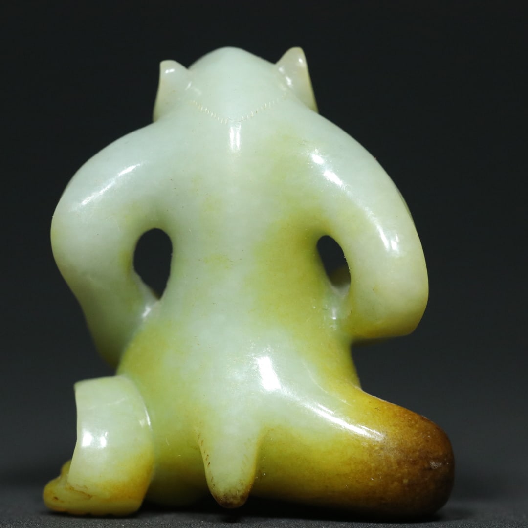An Exquisite White Jade Bear Ornament - 8