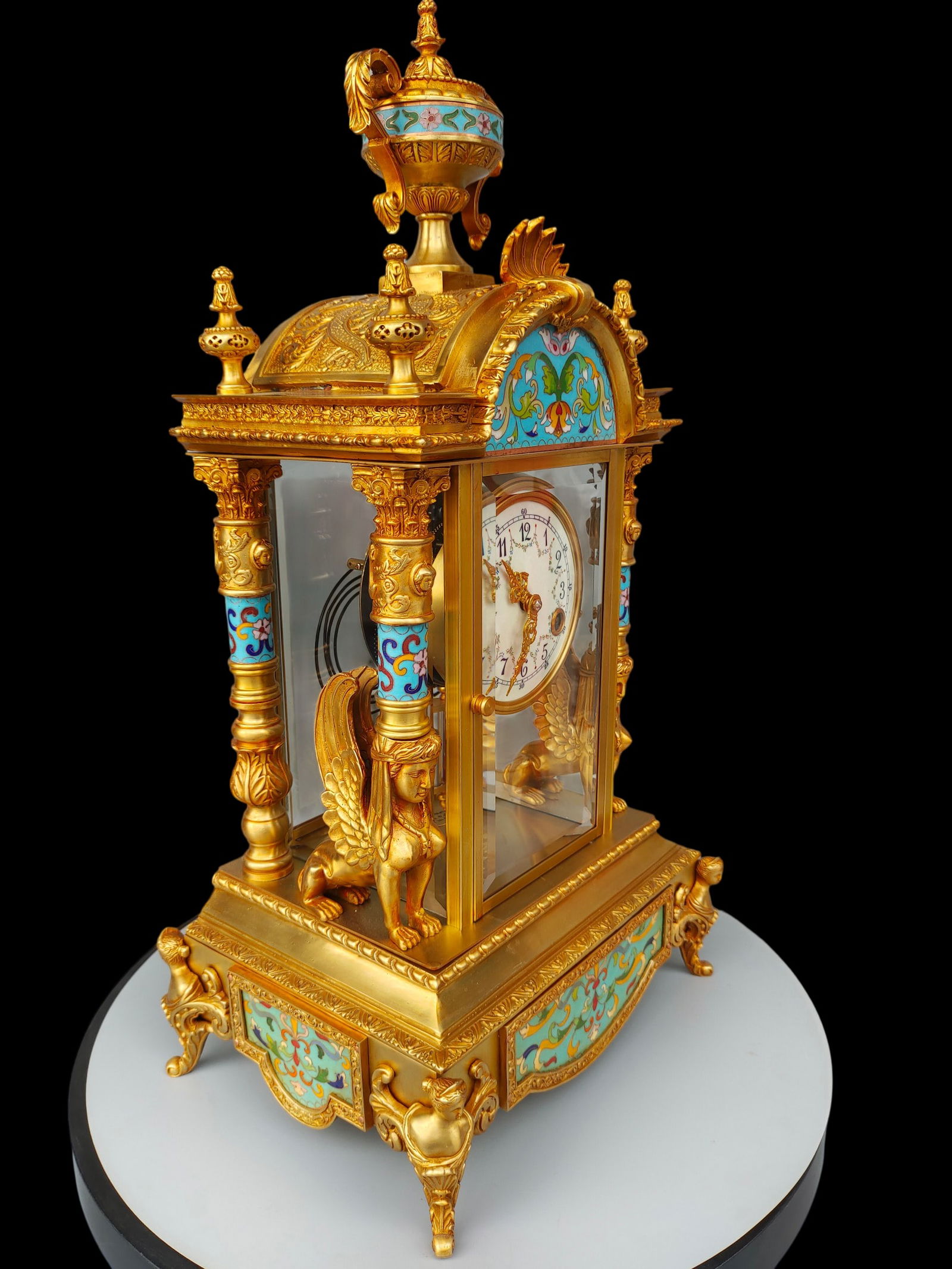 An Exquisite Gilt Bronze Lotus Pattern Clock - 7