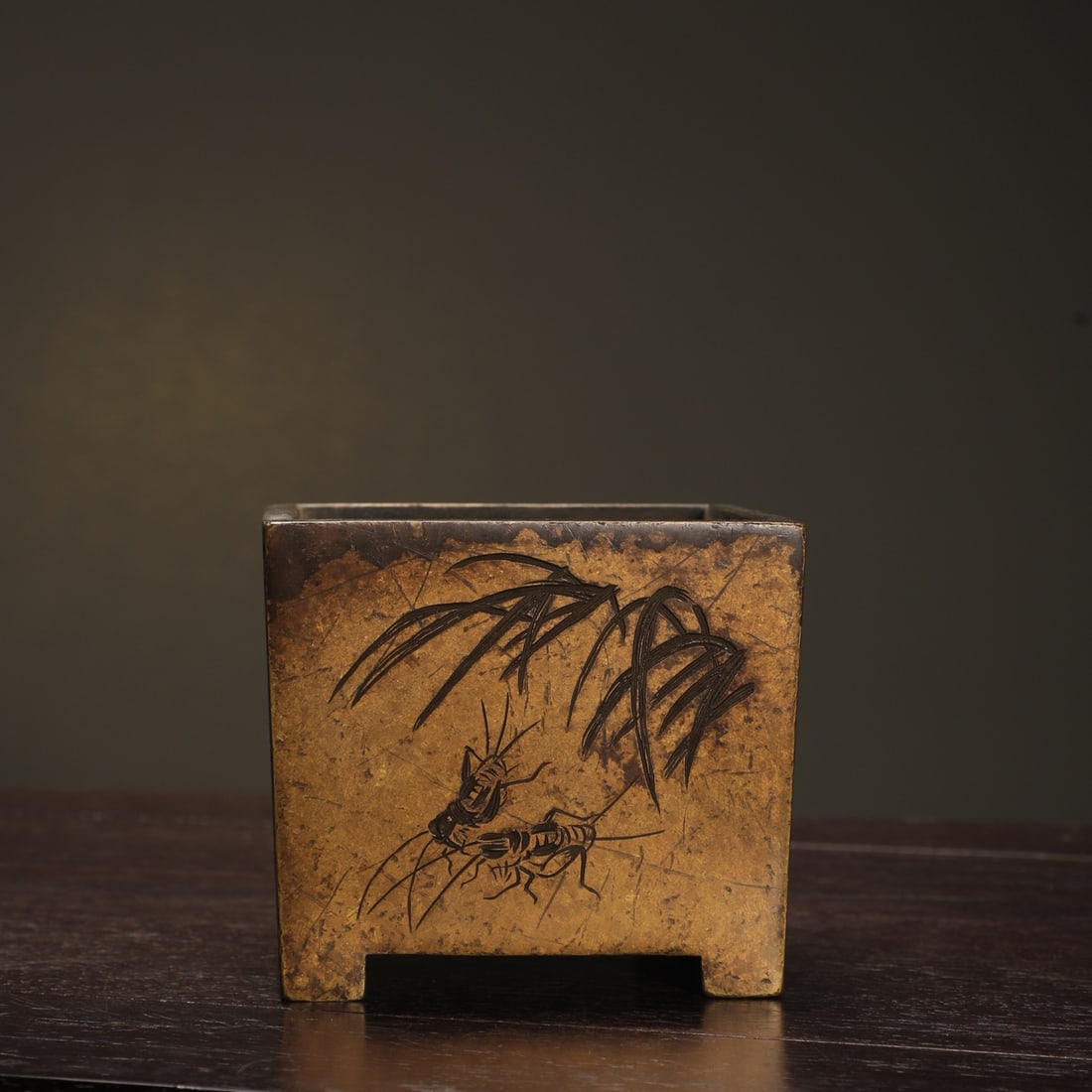 An Exquisite Bronze Flower Pattern Censer - 3