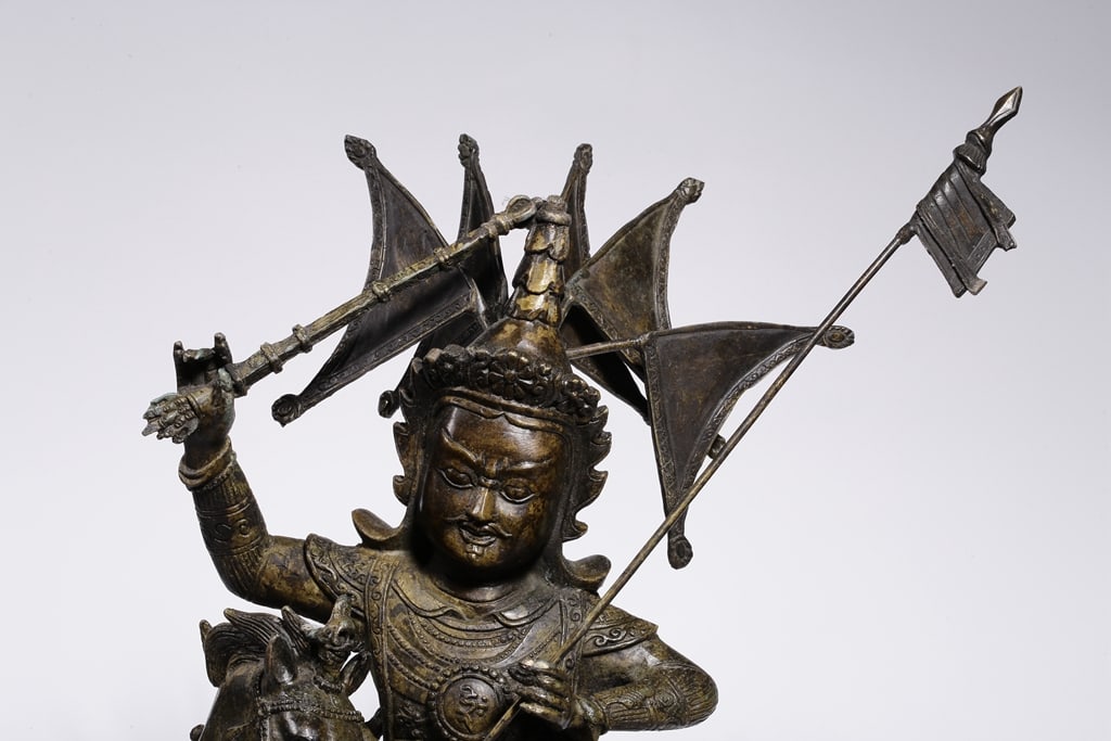 An Exquisite Bronze Buddha Statue - 2