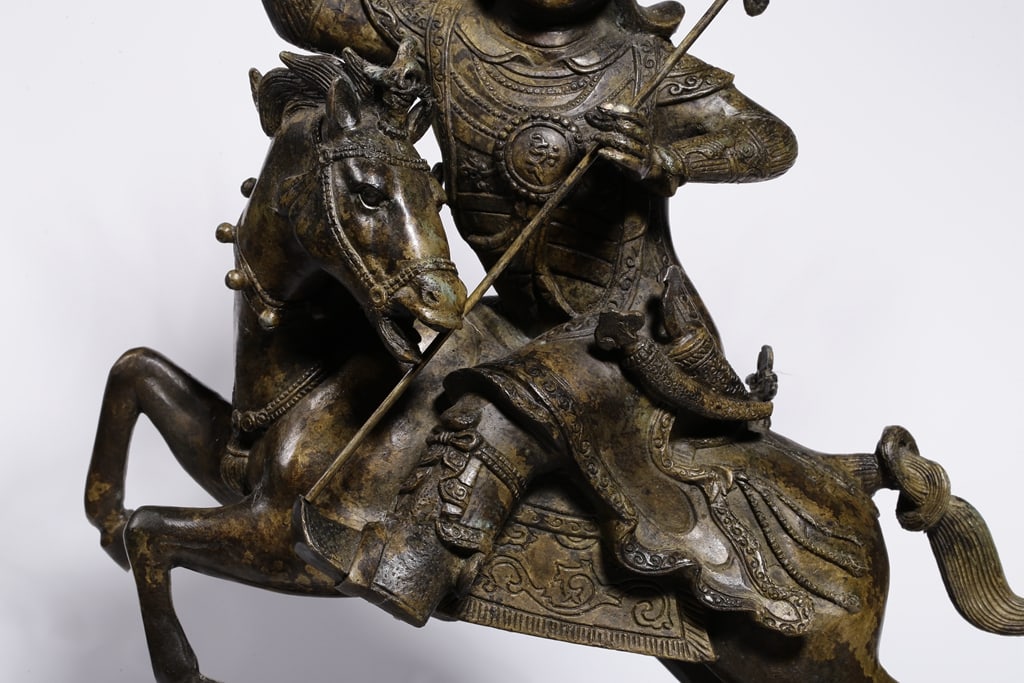 An Exquisite Bronze Buddha Statue - 3