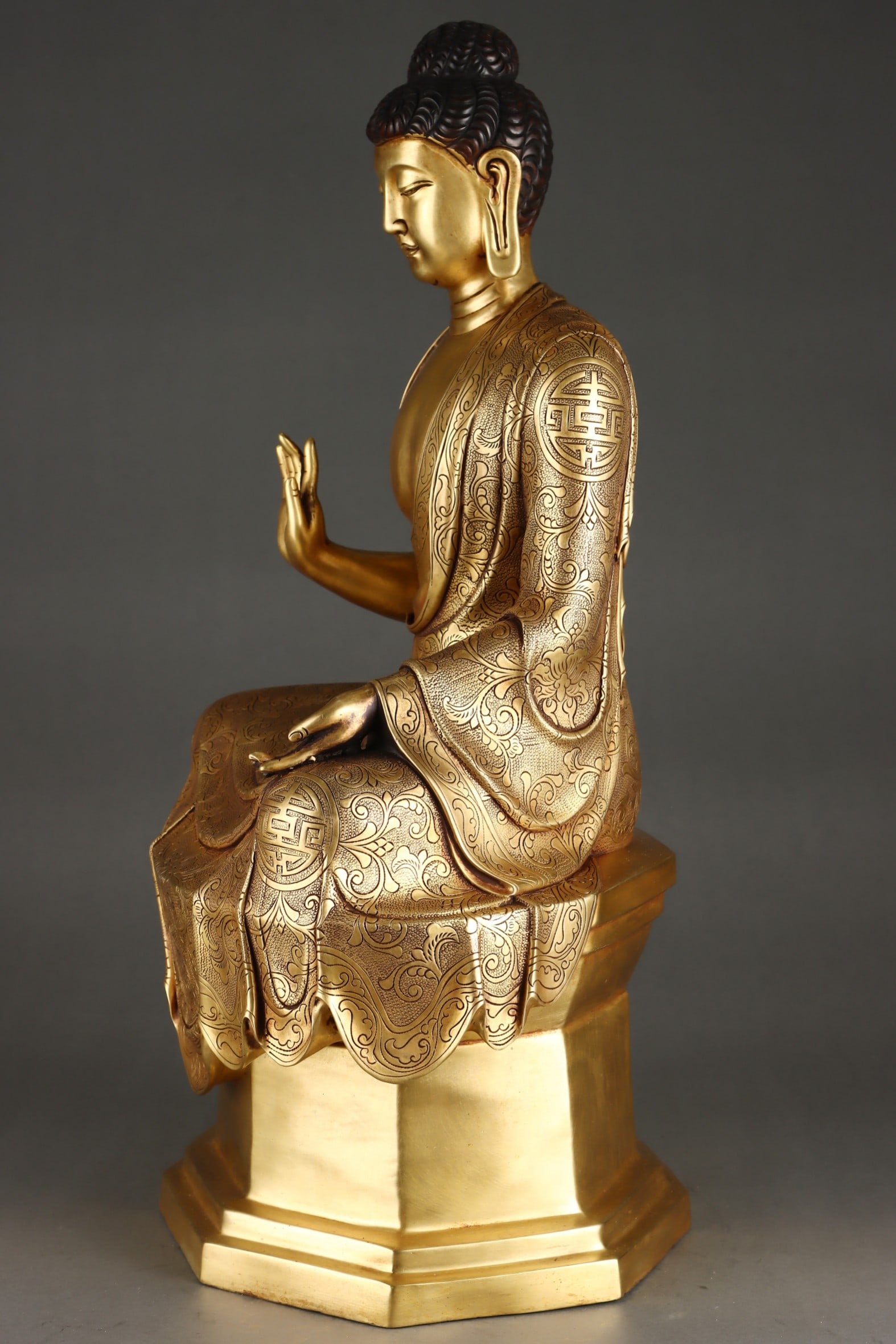 An Exquisite Gilt Bronze Buddha Statue - 3