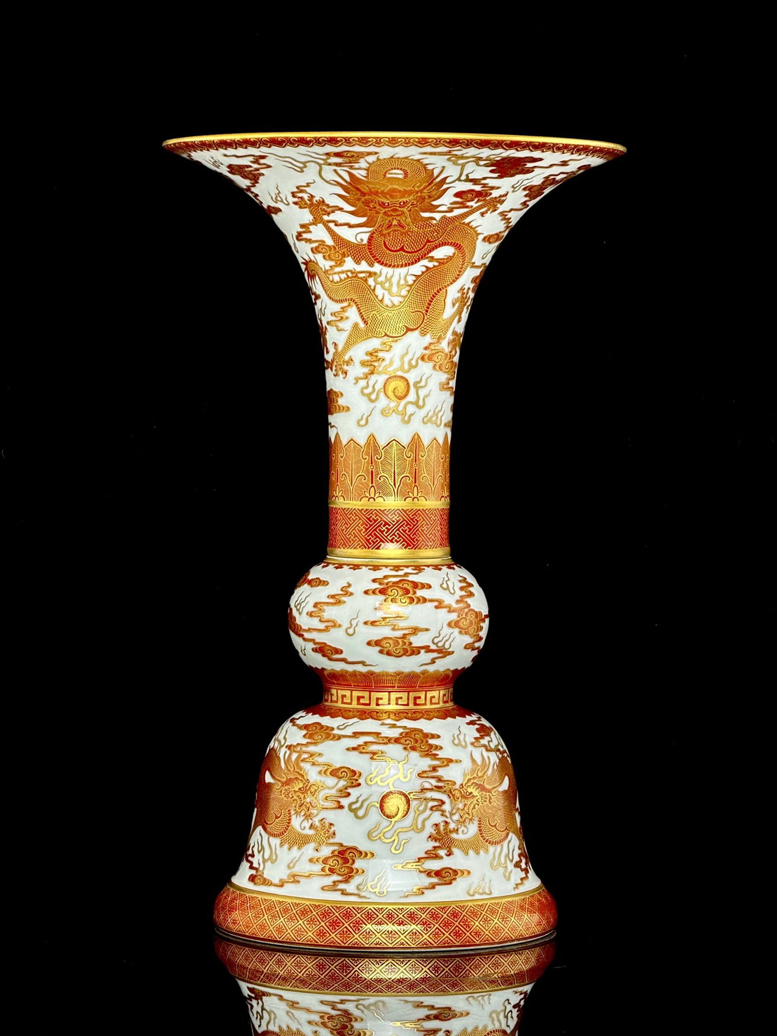 An Exquisite Iron-Red Painted Gold Dragon Pattern Vase (1 of 8)