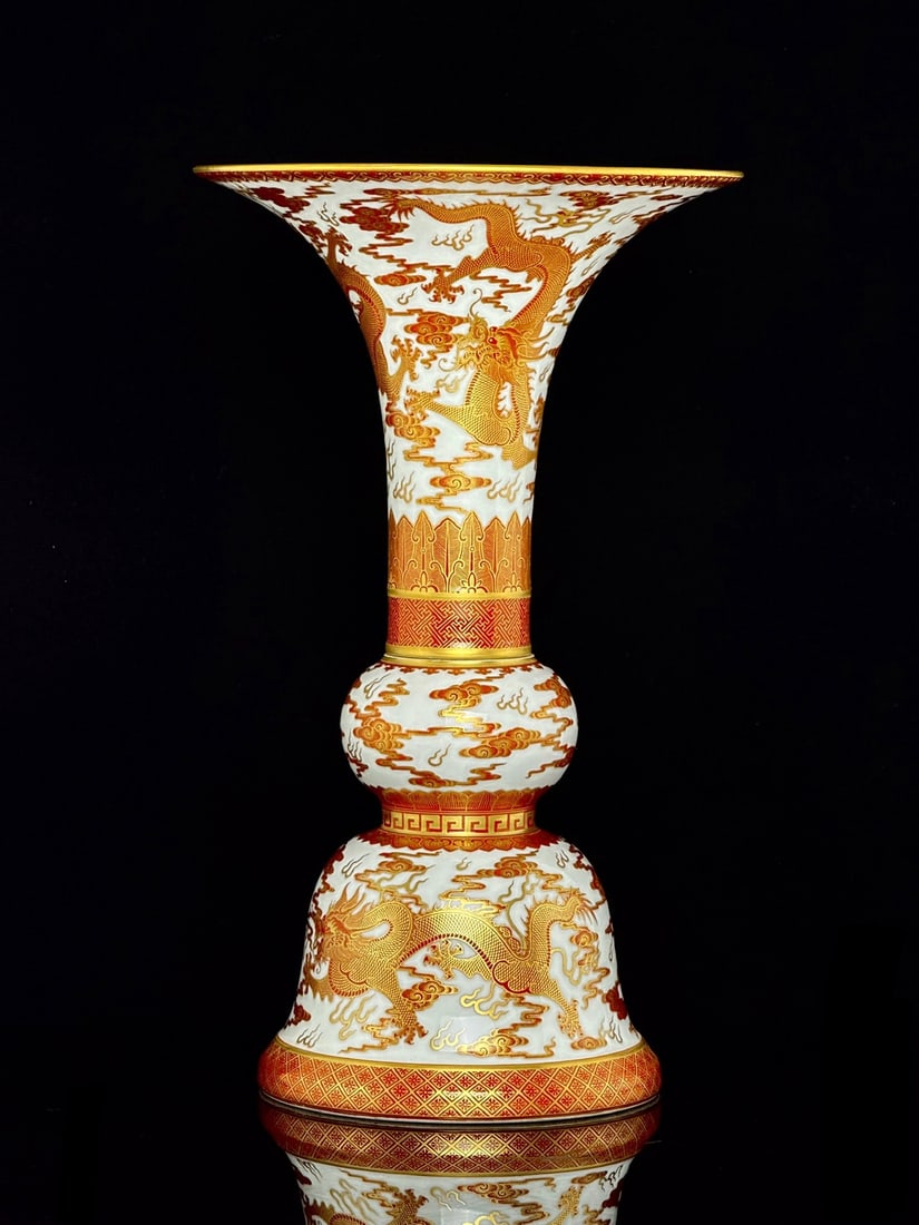 An Exquisite Iron-Red Painted Gold Dragon Pattern Vase - 2