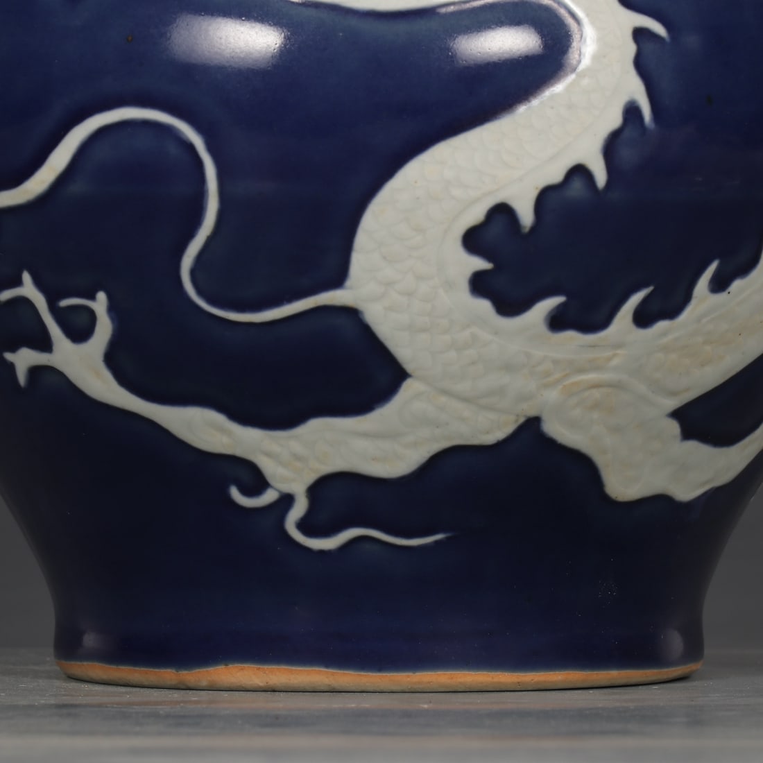 An Exquisite Ji Blue Glazed Dragon Pattern Jar - 4