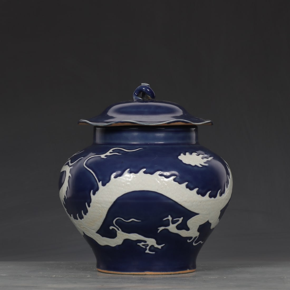 An Exquisite Ji Blue Glazed Dragon Pattern Jar - 5