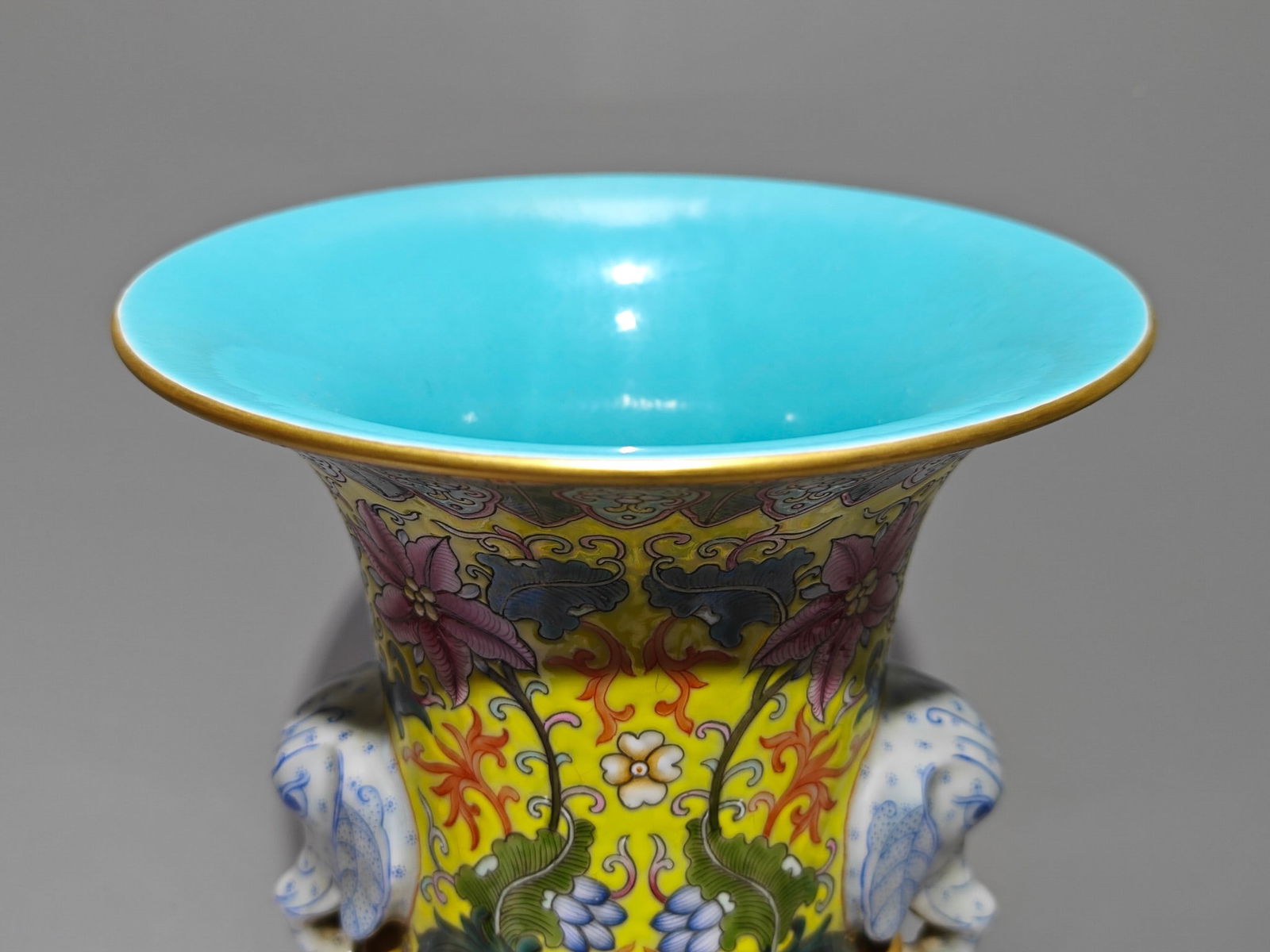 An Exquisite Enamel Lotus Pattern Double-Ears Vase - 7