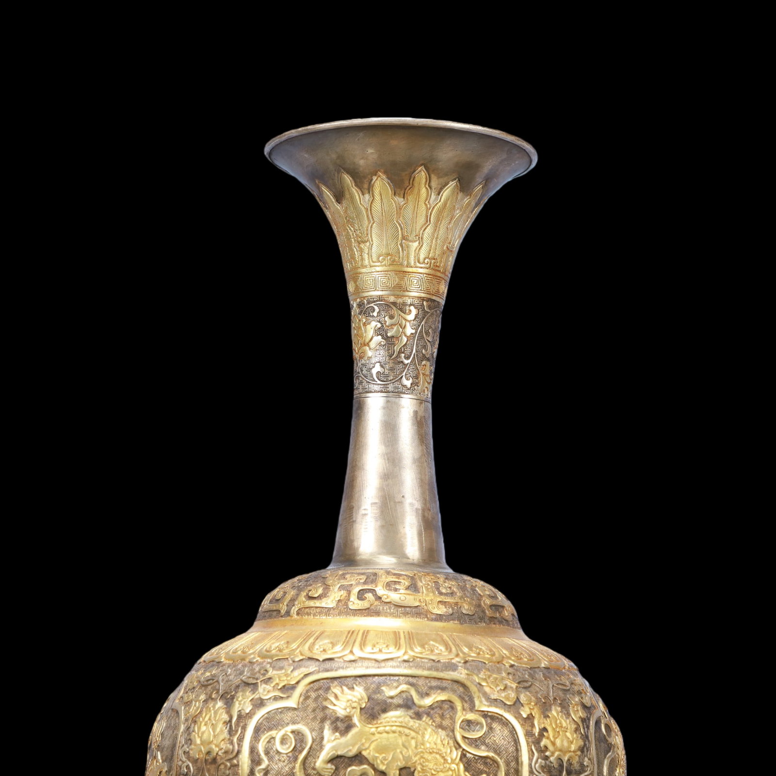 A Exquisite Gilt Silver Lotus Pattern Auspicious Beast Pattern Vase - 2