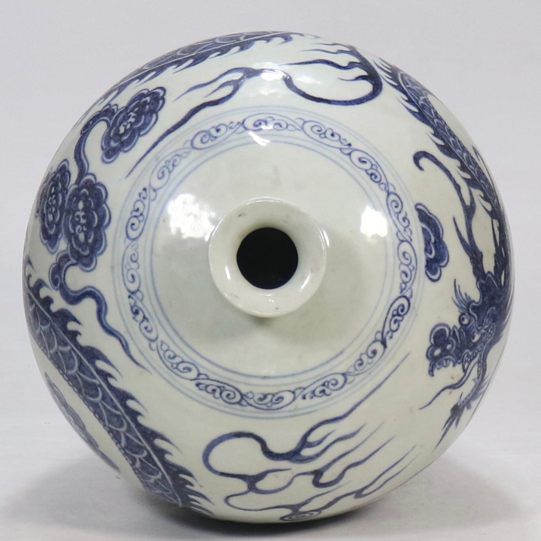 An Exquisite Blue and White Dragon Pattern Vase - 5