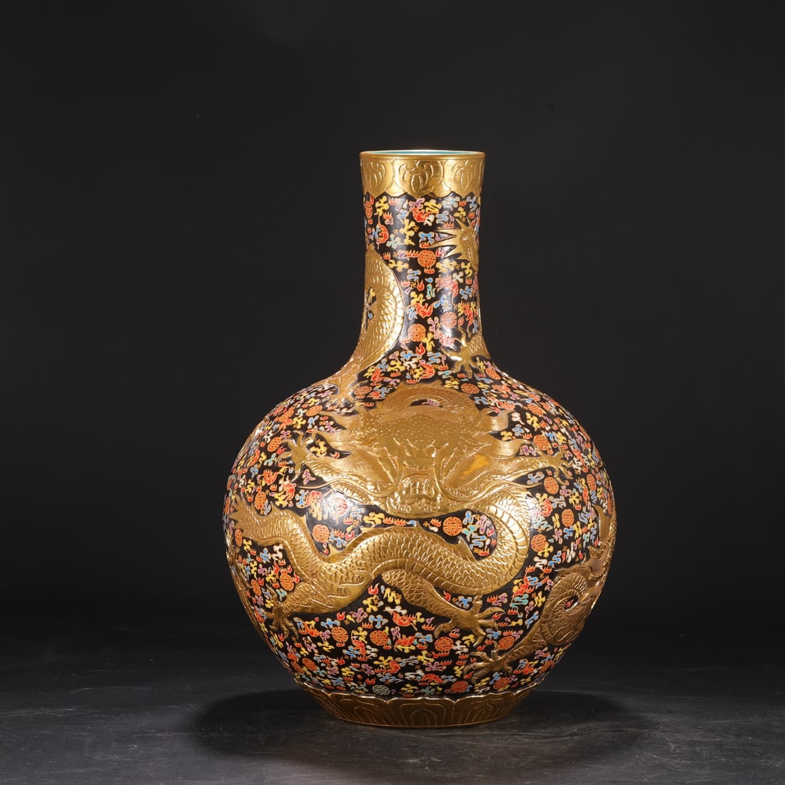 An Exquisite Enamel Painted Gold Dragon Pattern Vase - 2