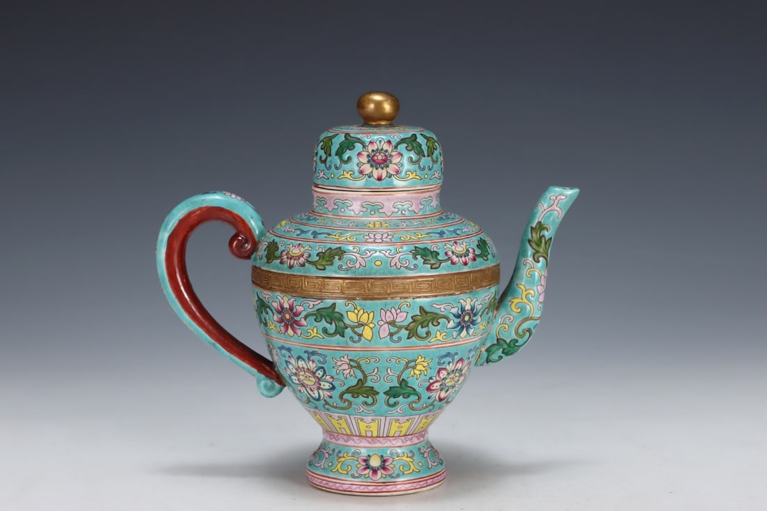 An Exquisite Enamel Lotus Pattern Ewer - 4