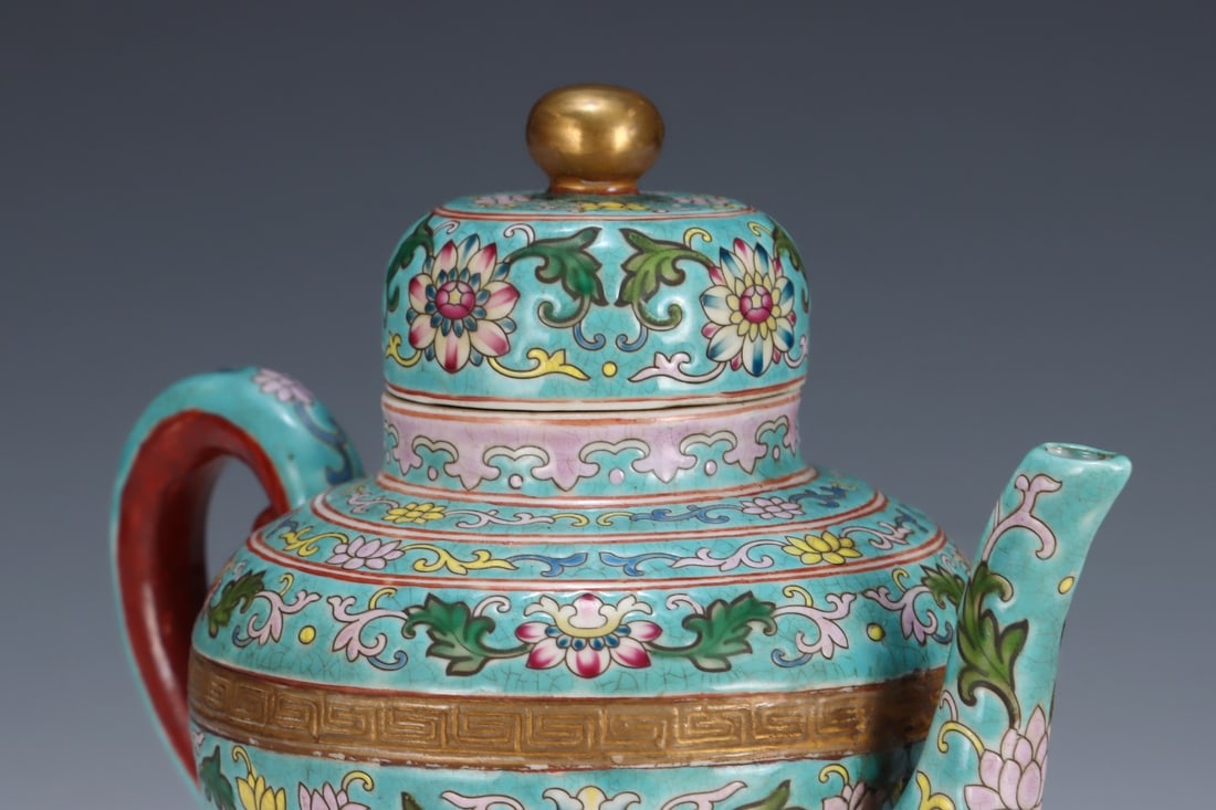An Exquisite Enamel Lotus Pattern Ewer - 5