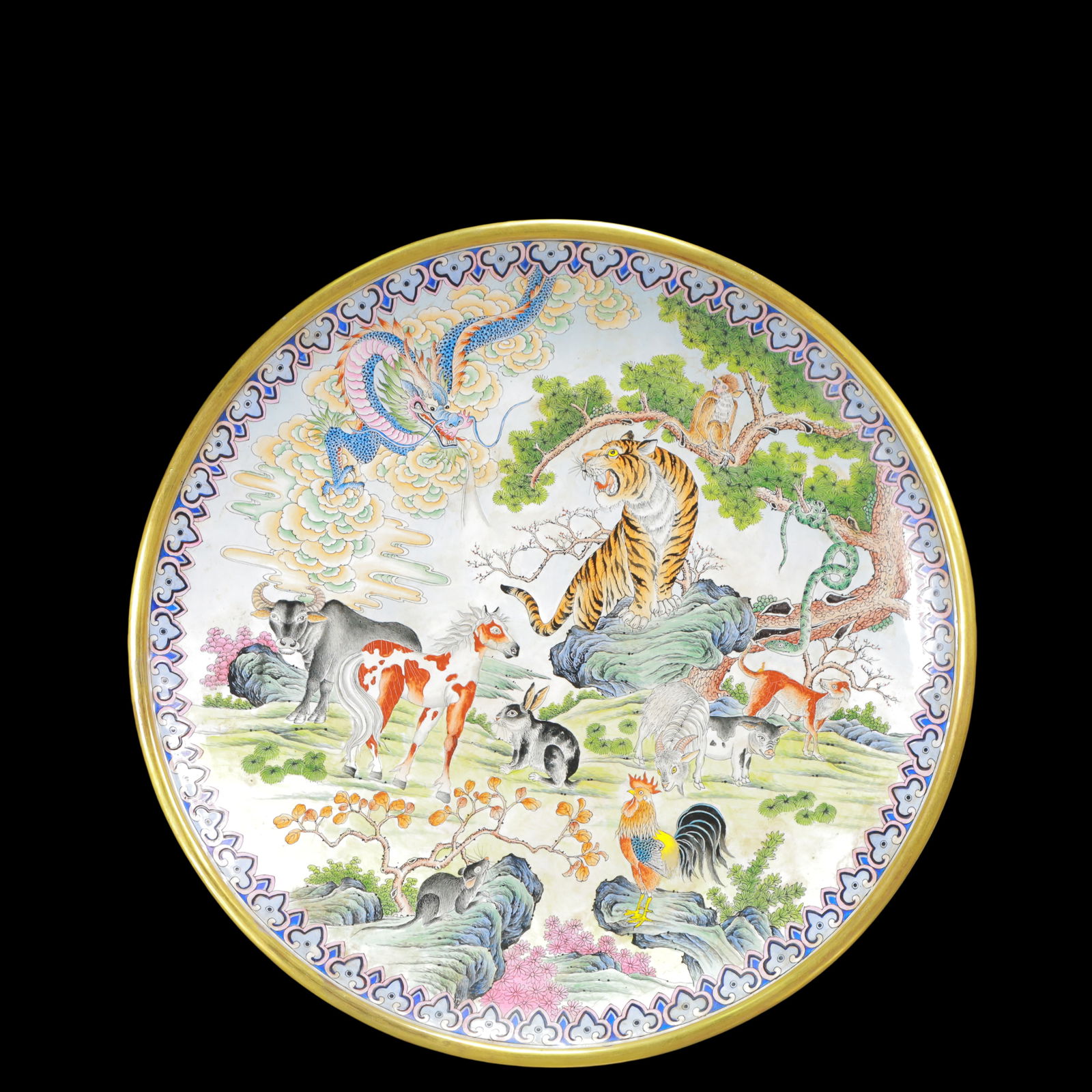 A Exquisite Coppery Enamel Auspicious Beast Pattern Flower and Butterfly Pattern Landscape and: A Exquisite Coppery Enamel Auspicious Beast Pattern Flower and Butterfly Pattern Landscape and Figure Pattern Plate Qing Dynasty, China Qianlong Four-character Mark Size:38.5cmx4.5cm Weight:1900g 