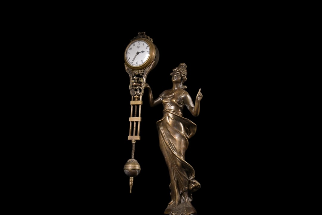 An Exquisite Bronze Figure-Shaped Clock - 2