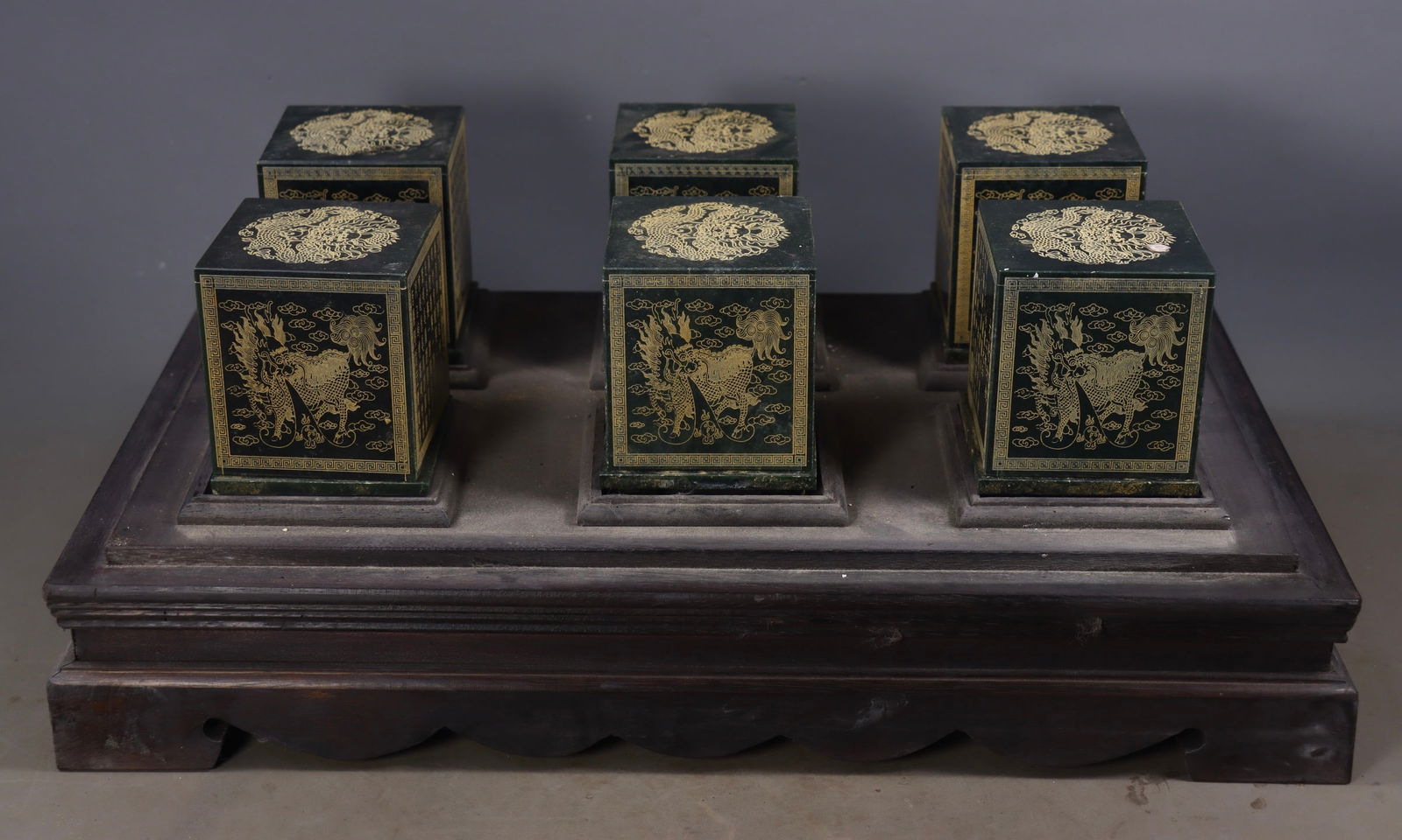 A Set of Fine Jasper Auspicious Beast Pattern With Scriptures Seal: A Set of Fine Jasper Auspicious Beast Pattern With Scriptures Seal Qing Dynasty, China Size:10cmx8cm Size:6.5cmx5.5cm Weight:6160g (The Dimensions Of All Batches Are Manually Measured.If You Need More