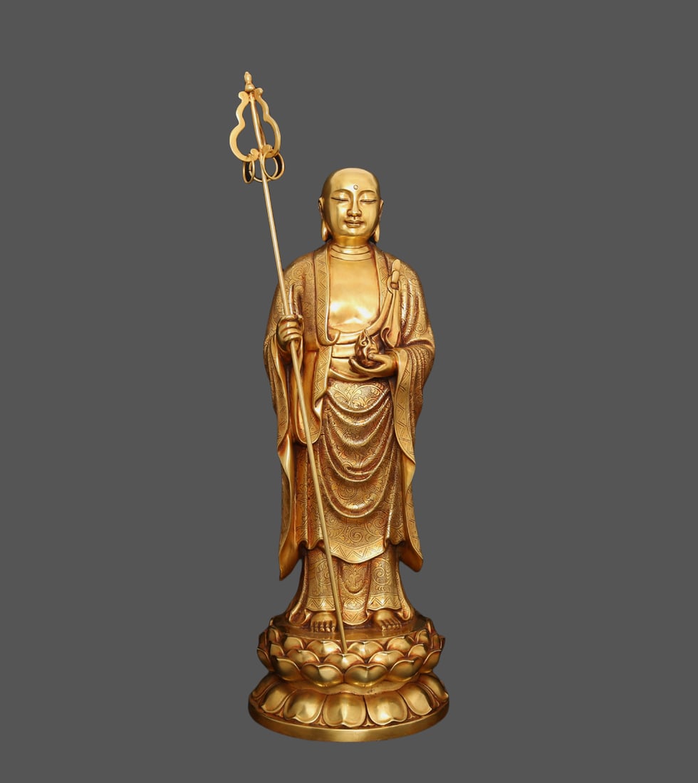 An Exquisite Gilt Bronze Statue of Kshitigarbha Bodhisattva Ornament: An Exquisite Gilt Bronze Statue of Kshitigarbha Bodhisattva Ornament Ming Dynasty, China Yongle Six-character Mark Size:80cmx24.5cm Weight:13.85kg (The Dimensions Of All Batches Are Manually