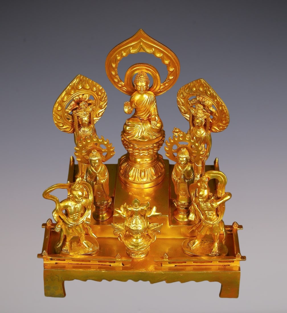 An Exquisite Gilt Bronze Buddha Statue - 2