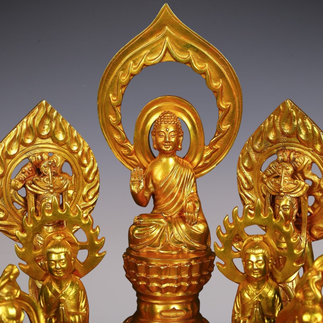 An Exquisite Gilt Bronze Buddha Statue - 3