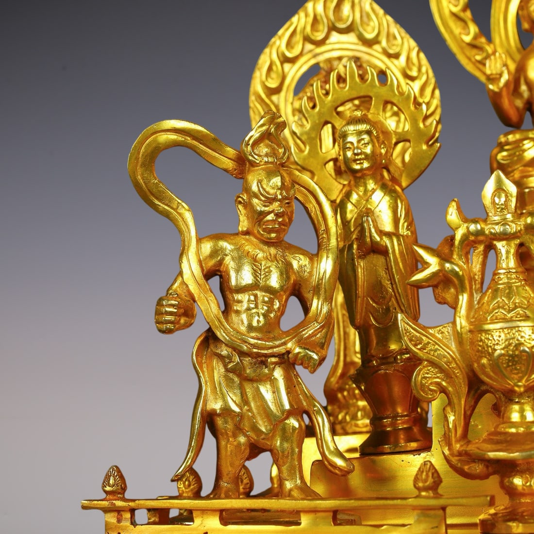 An Exquisite Gilt Bronze Buddha Statue - 4