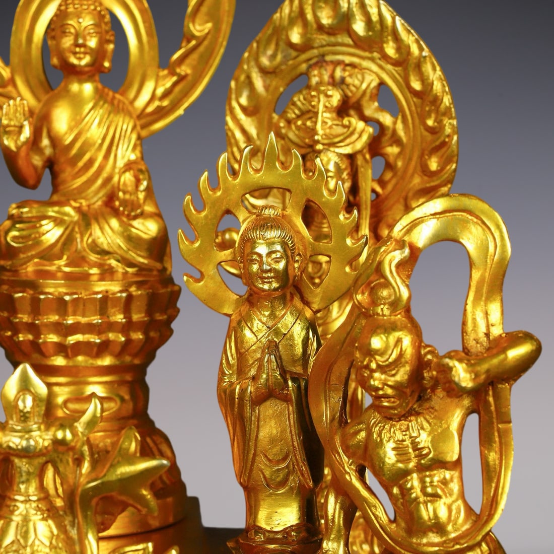 An Exquisite Gilt Bronze Buddha Statue - 5