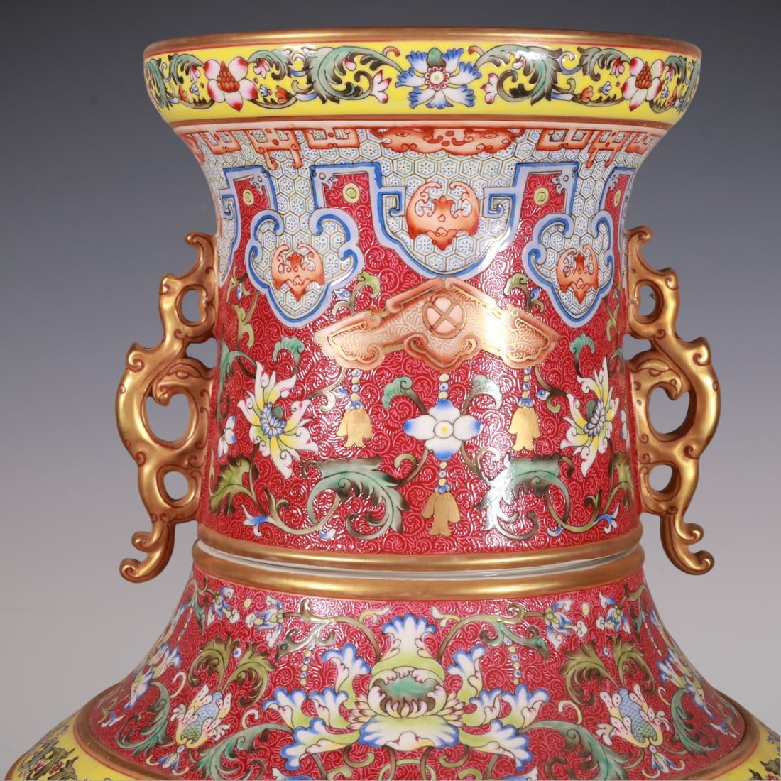 An Exquisite Famille-Rose Ruby Red-Glazed Lotus Pattern Phoenix Pattern Double-Ears Vase - 2