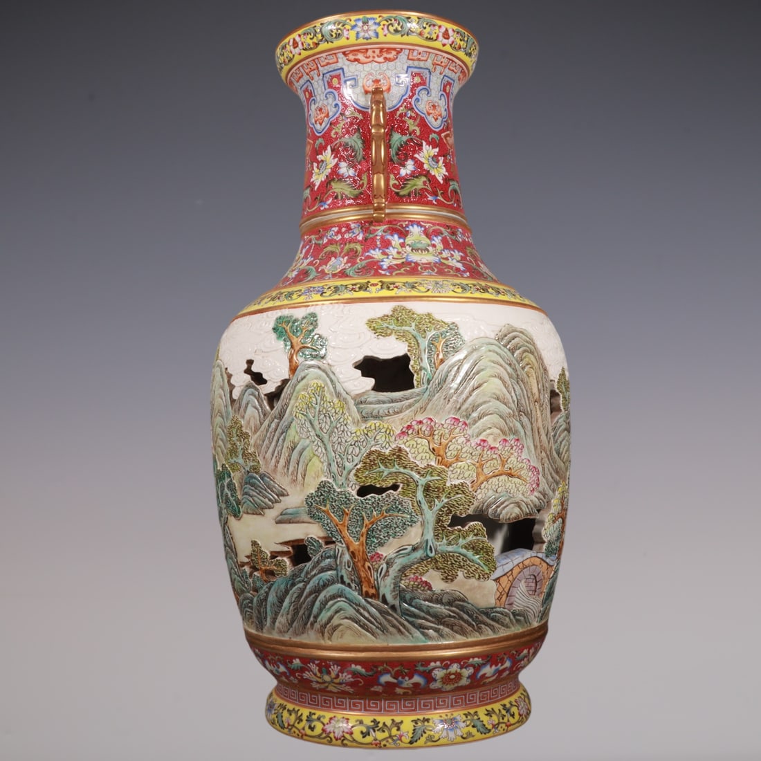 An Exquisite Famille-Rose Ruby Red-Glazed Lotus Pattern Phoenix Pattern Double-Ears Vase - 7