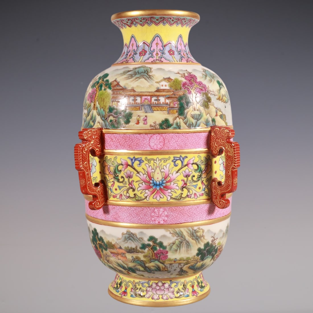 An Exquisite Enamel Lotus Pattern Landscape Pattern with poem Vase: An Exquisite Enamel Lotus Pattern Landscape Pattern with poem Vase Qing Dynasty, China Qianlong Four-character Mark Size:25.6cmx15cm (The Dimensions Of All Batches Are Manually Measured.If You Need Mo