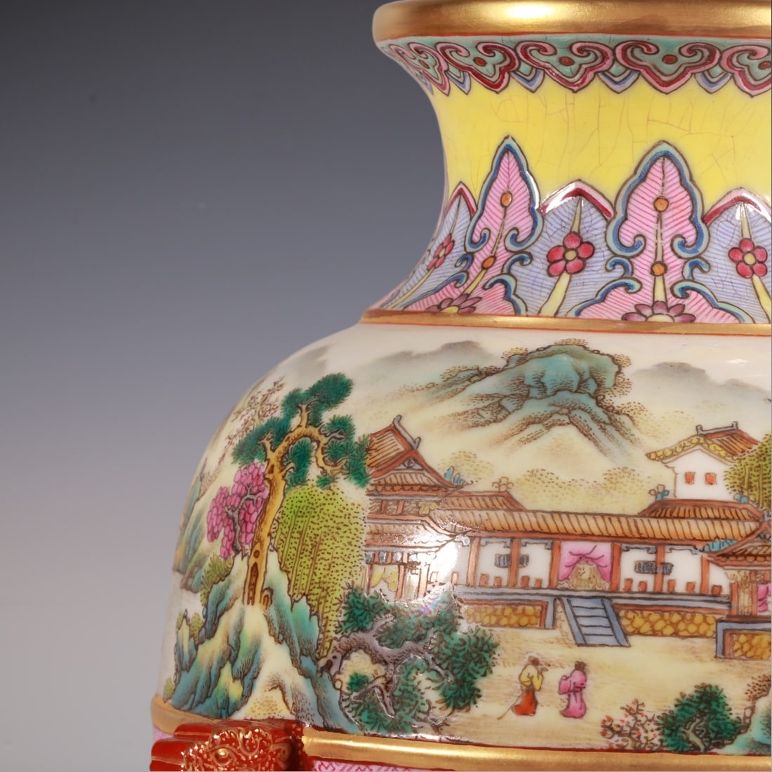 An Exquisite Enamel Lotus Pattern Landscape Pattern with poem Vase - 2