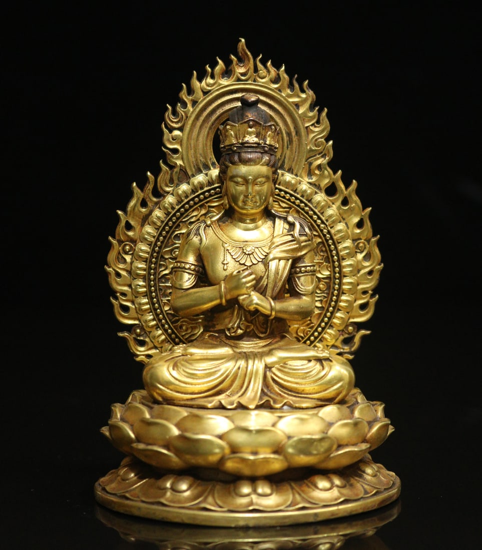 An Exquisite Gilt Bronze Statue of Sakyamuni Ornament: An Exquisite Gilt Bronze Statue of Sakyamuni Ornament Ming Dynasty, China Size:10.5cmx7cm Weight:408g (The Dimensions Of All Batches Are Manually Measured.If You Need More Detailed Information,