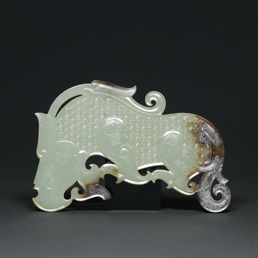 An Exquisite White Jade Tiger Ornament: An Exquisite White Jade Tiger Ornament Han Dynasty, China Size:14.1cmx9.5cmx0.5cm Weight:111.2g (The Dimensions Of All Batches Are Manually Measured.If You Need More Detailed Information, Please
