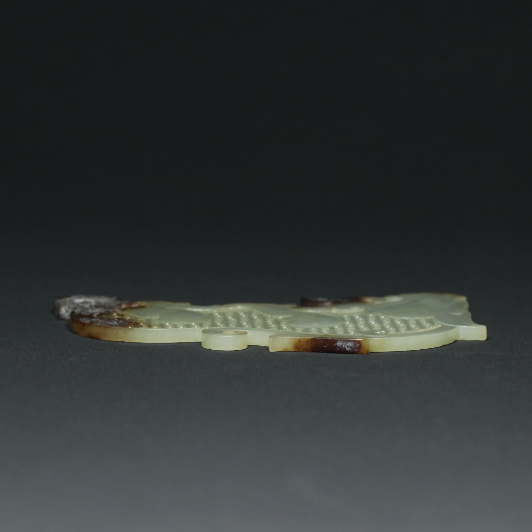 An Exquisite White Jade Tiger Ornament - 3