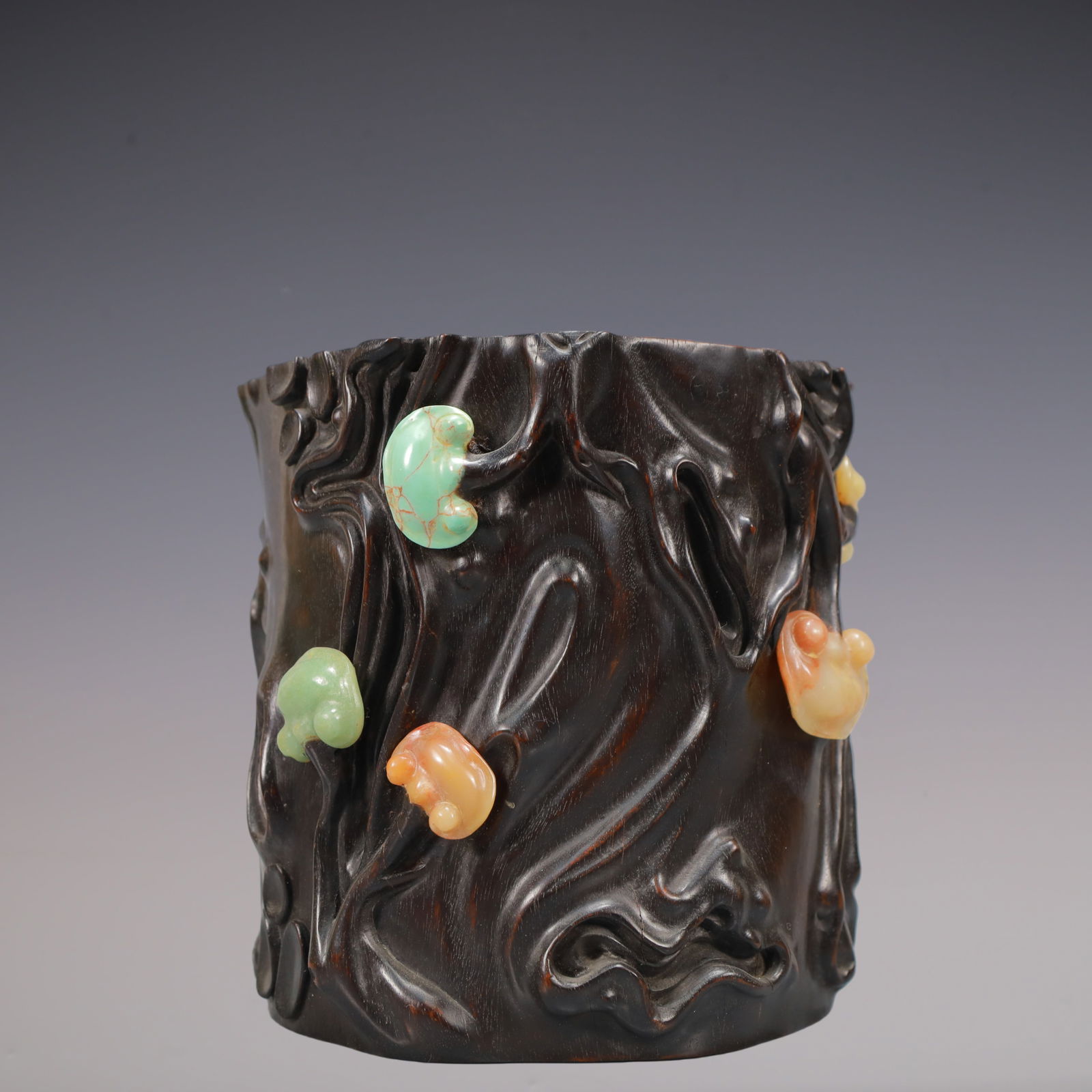 A Exquisite Zitanwood Brush Pot: A Exquisite Zitanwood Brush Pot Qing Dynasty, China Size:15.2cmx14.8cmx15.8cm Weight:1300g (The Dimensions Of All Batches Are Manually Measured.If You Need More Detailed Information, Please Contact