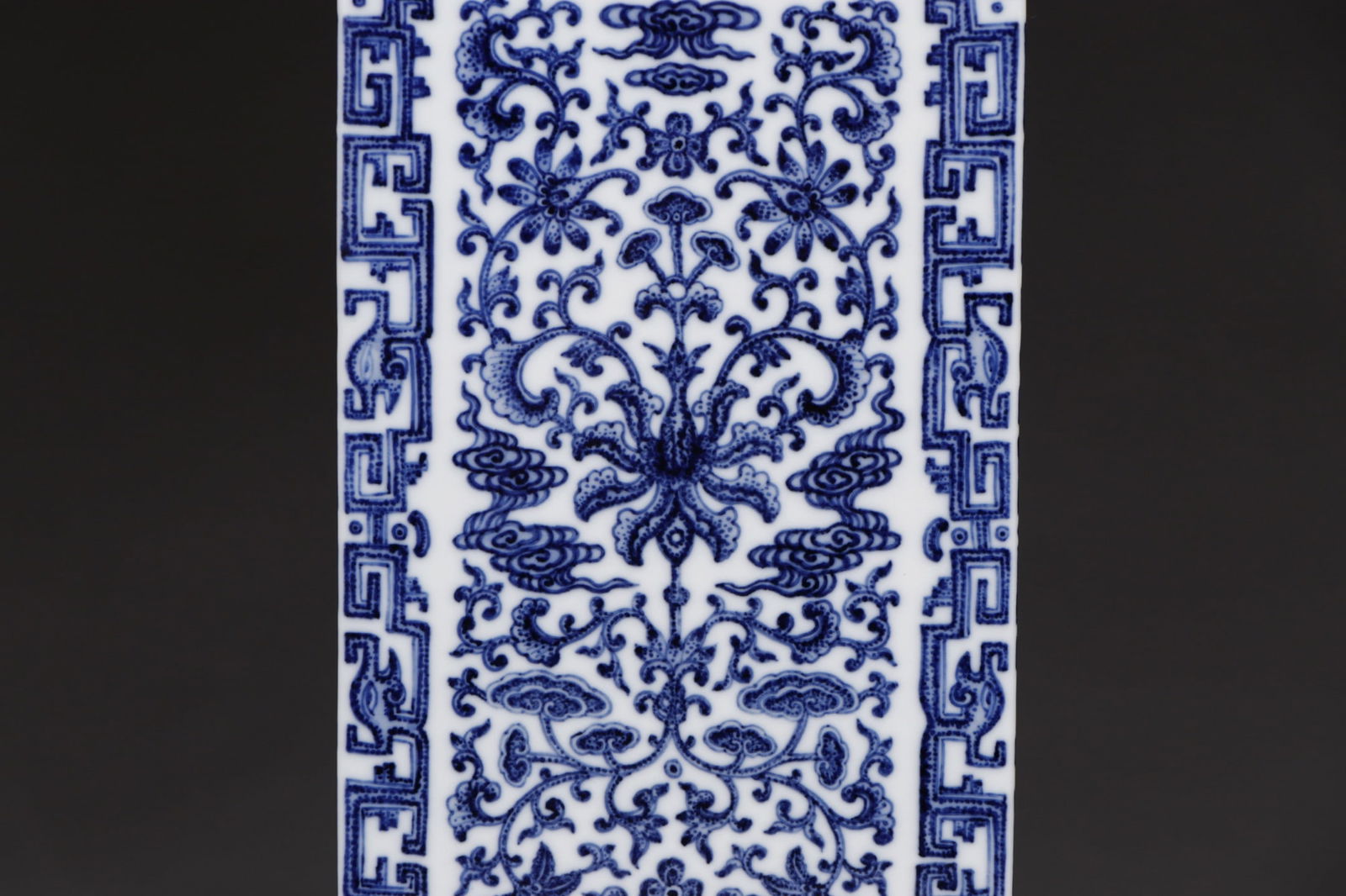 An Exquisite Blue and White Lotus Pattern Vase - 4